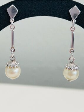 Vintage Avon Dangle Earrings Imitation Pearl Drop Silver Tone Bar Pierced Dainty